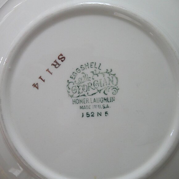 Hormer Laughlin "Chatman" pattern Georgian Eggshell gold rimmed soup bowl - Picture 2 of 4